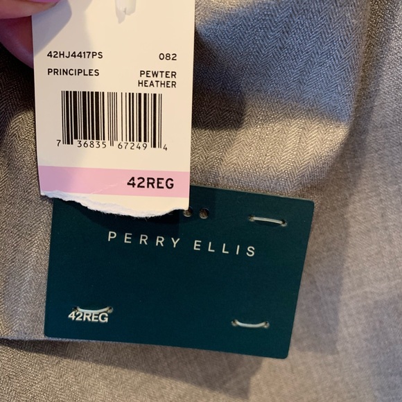 Perry Ellis Suit - Picture 4 of 7